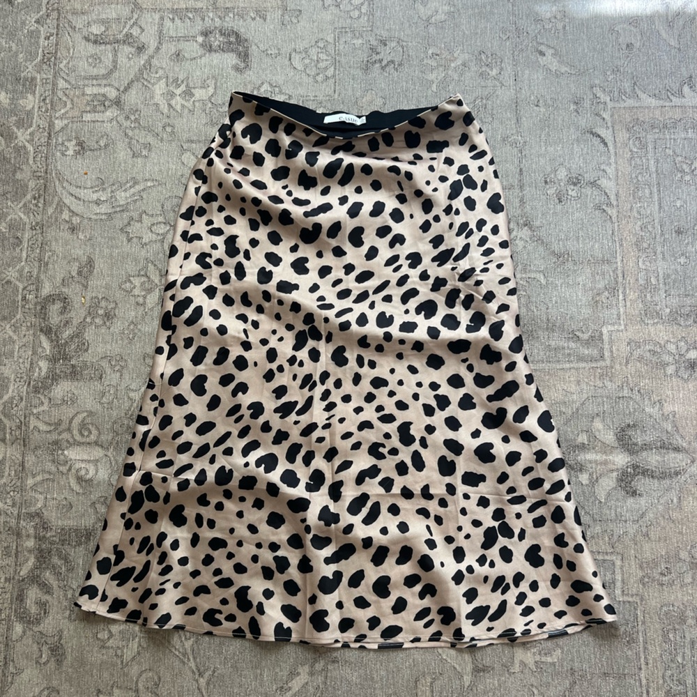 Leopard print satin skirt